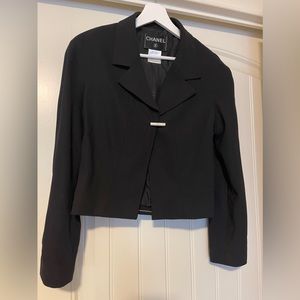Sold——Authentic Chanel cropped blazer vintage size 42